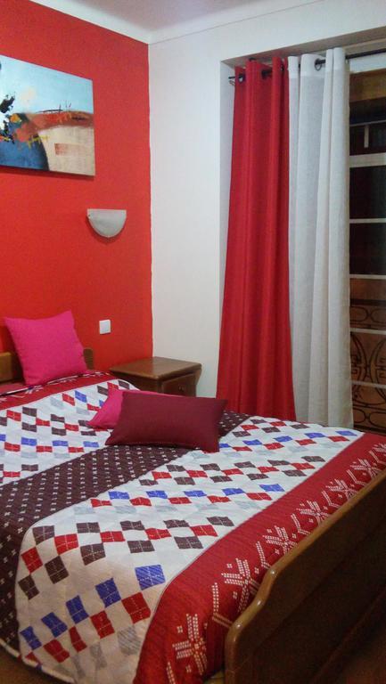 Residencial Moeda Hotel Coimbra Bagian luar foto