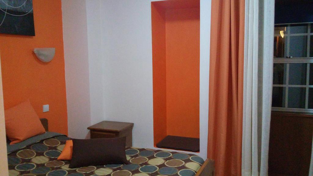 Residencial Moeda Hotel Coimbra Bagian luar foto