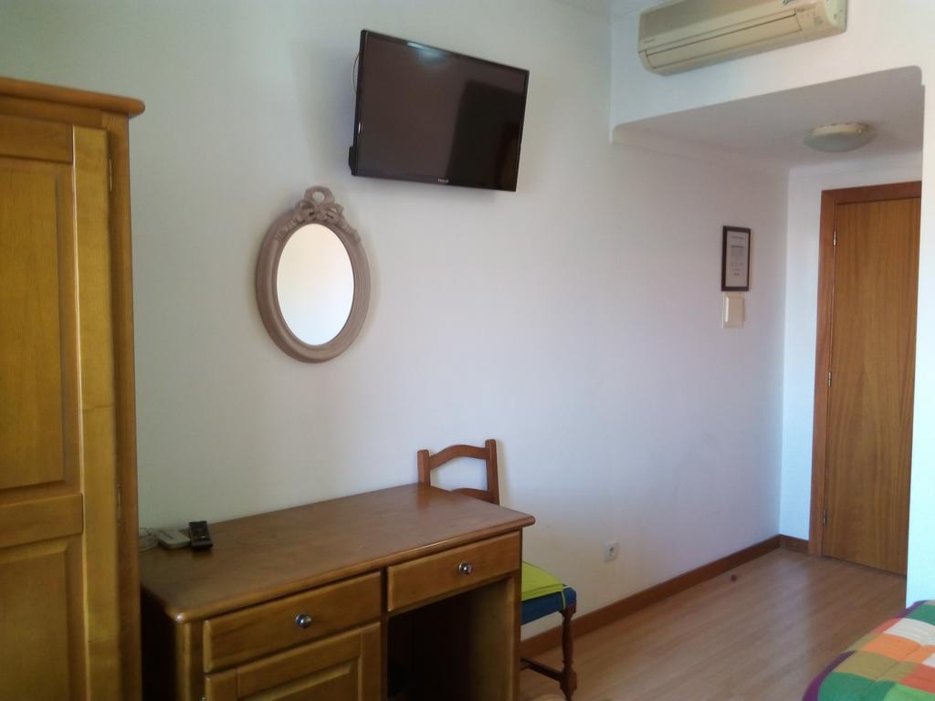 Residencial Moeda Hotel Coimbra Bagian luar foto