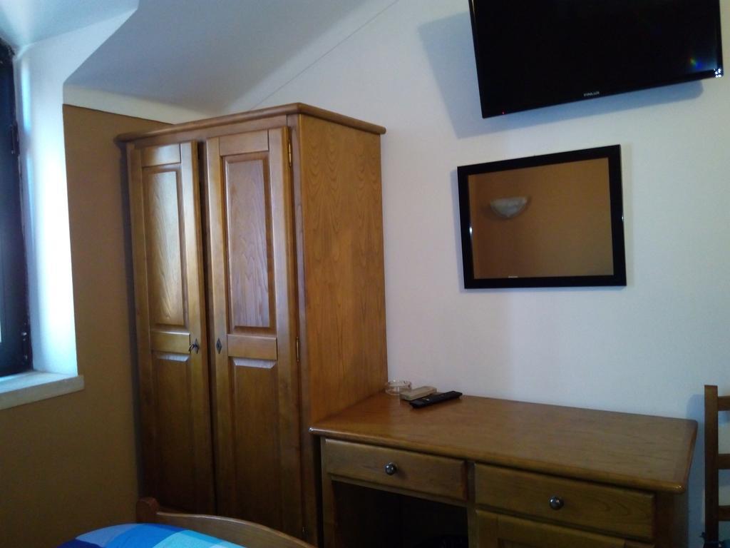 Residencial Moeda Hotel Coimbra Bagian luar foto