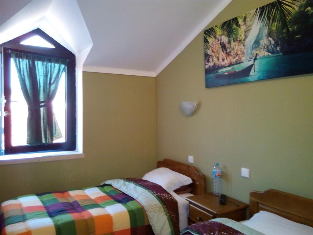 Residencial Moeda Hotel Coimbra Bagian luar foto