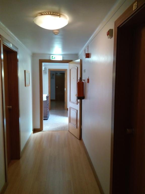 Residencial Moeda Hotel Coimbra Bagian luar foto