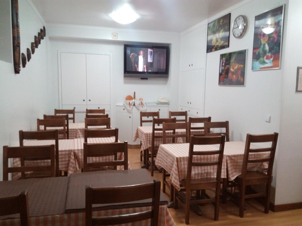 Residencial Moeda Hotel Coimbra Bagian luar foto