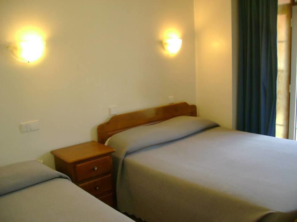 Residencial Moeda Hotel Coimbra Bagian luar foto
