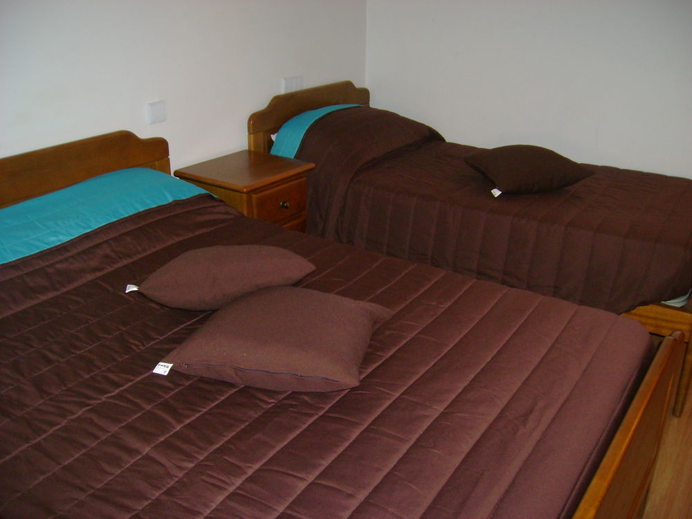 Residencial Moeda Hotel Coimbra Bagian luar foto
