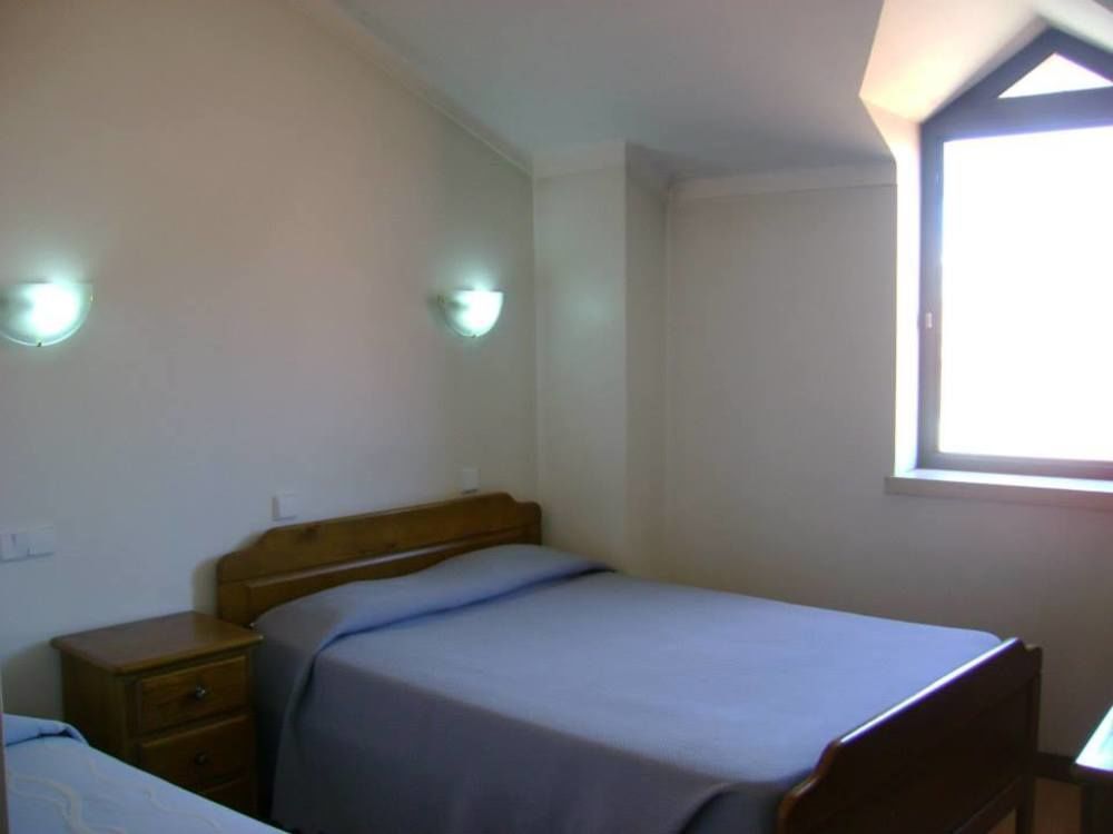 Residencial Moeda Hotel Coimbra Bagian luar foto