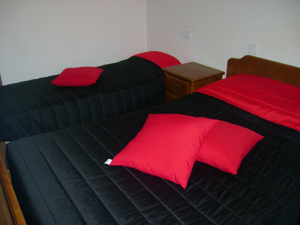 Residencial Moeda Hotel Coimbra Bagian luar foto