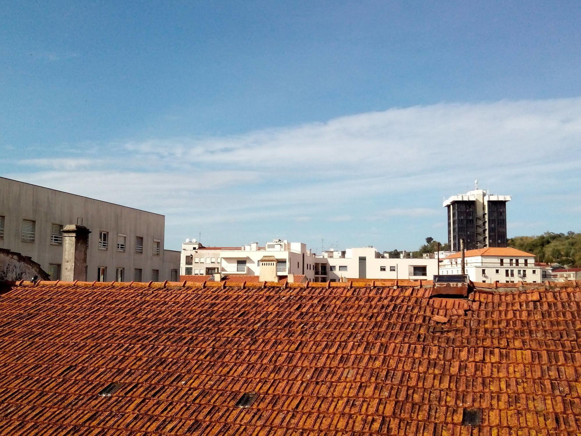Residencial Moeda Hotel Coimbra Bagian luar foto
